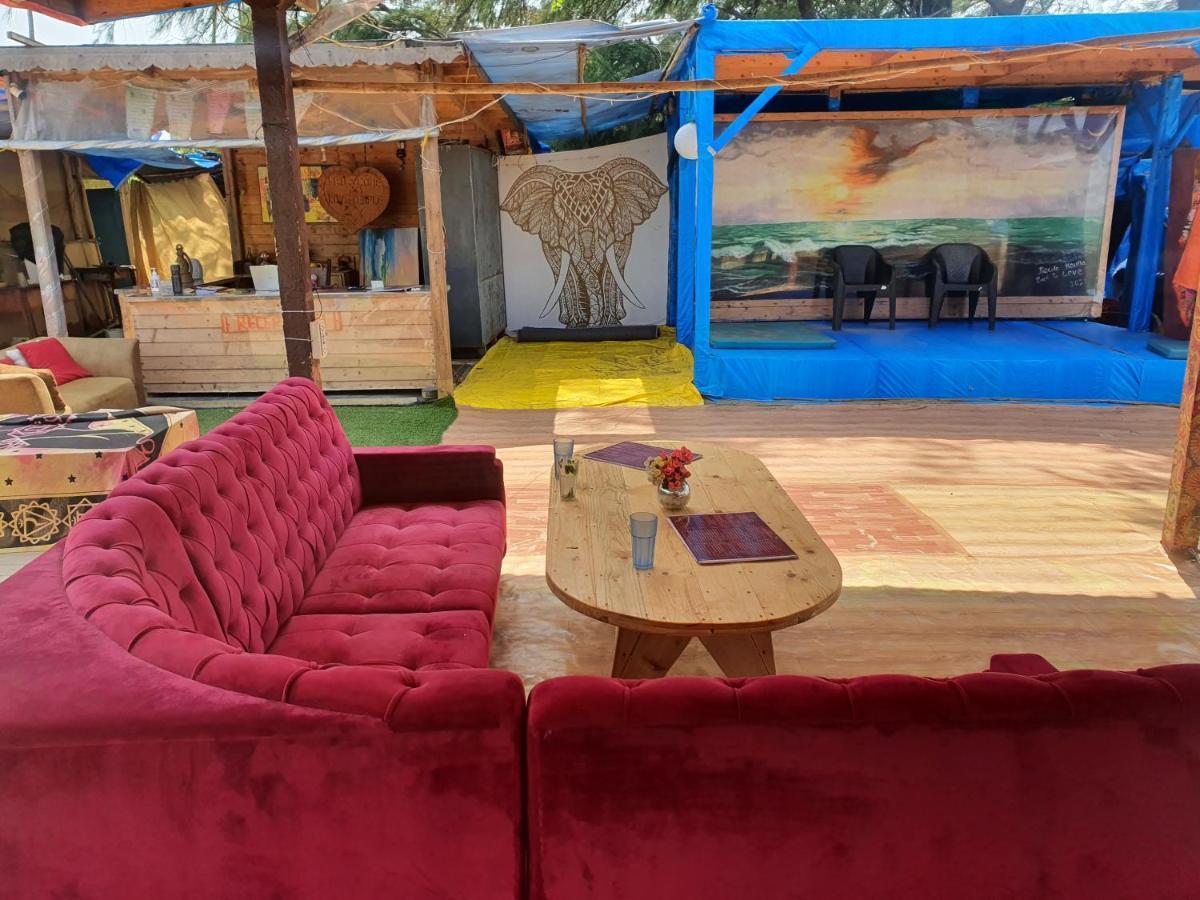 Love Temple Beach Resort Arambol Luaran gambar