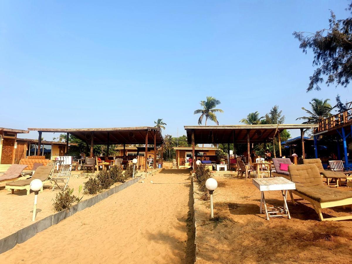 Love Temple Beach Resort Arambol Luaran gambar