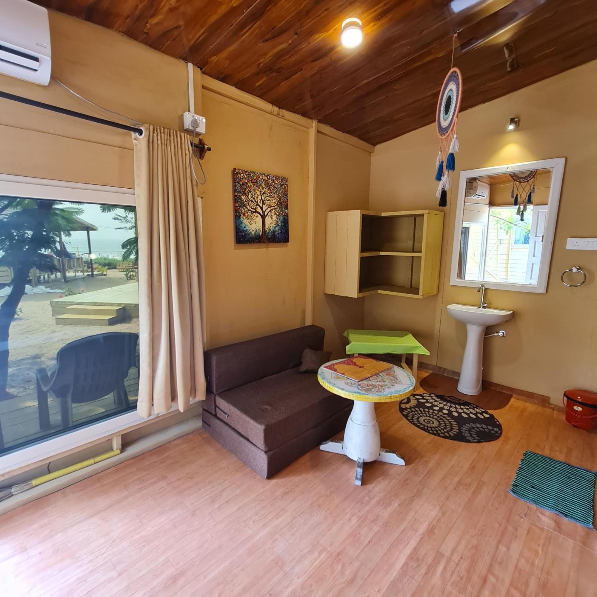Love Temple Beach Resort Arambol Luaran gambar