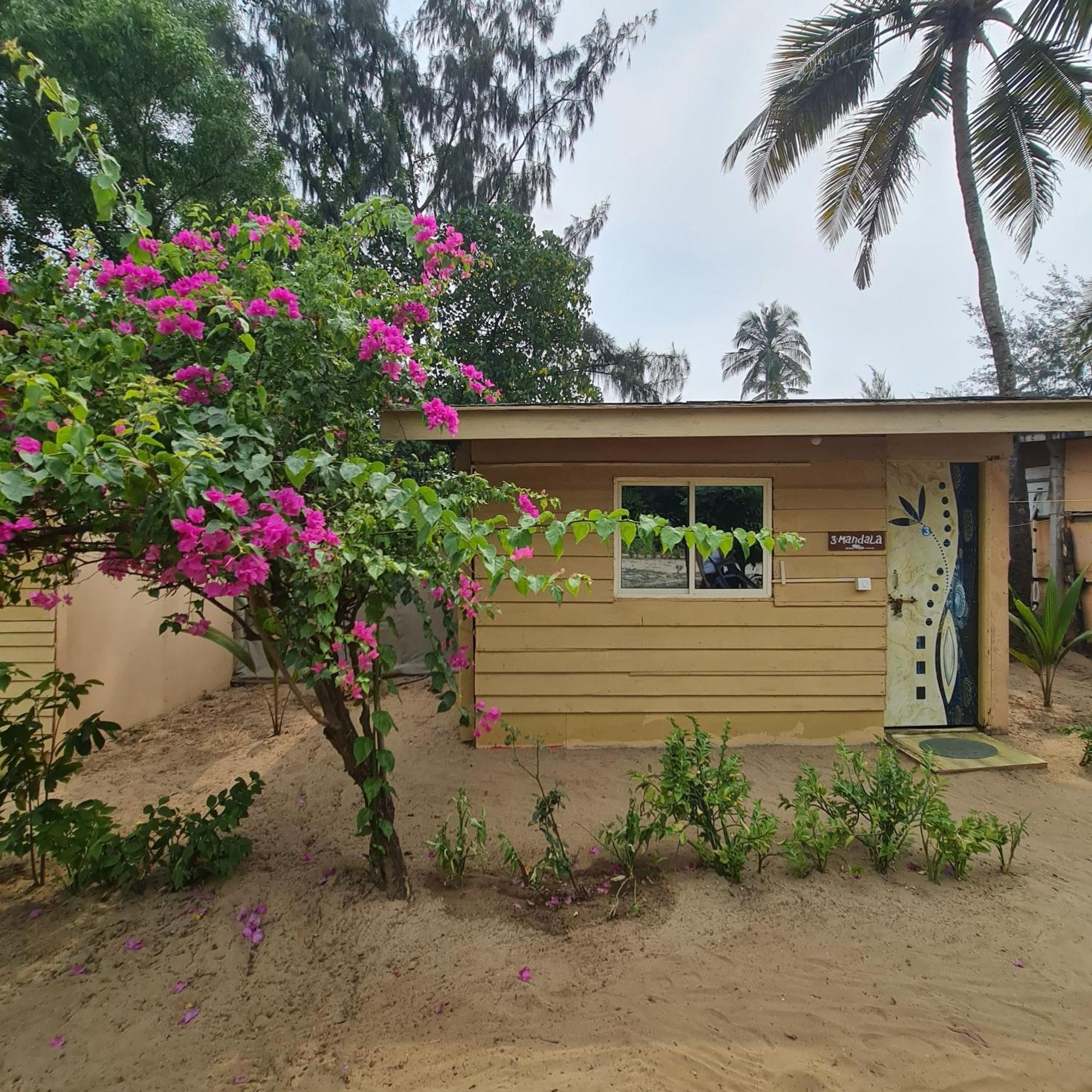 Love Temple Beach Resort Arambol Luaran gambar